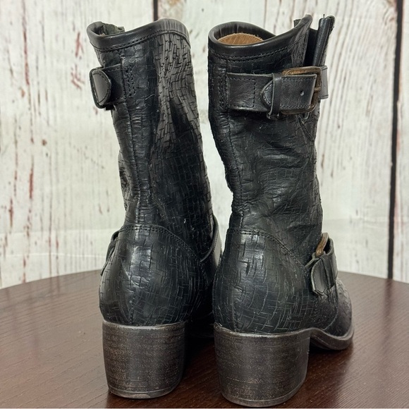 UGG Collection Black Combat Moto Boots Distressed Leather  Sherpa Insole 5.5 EUC - Picture 13 of 17